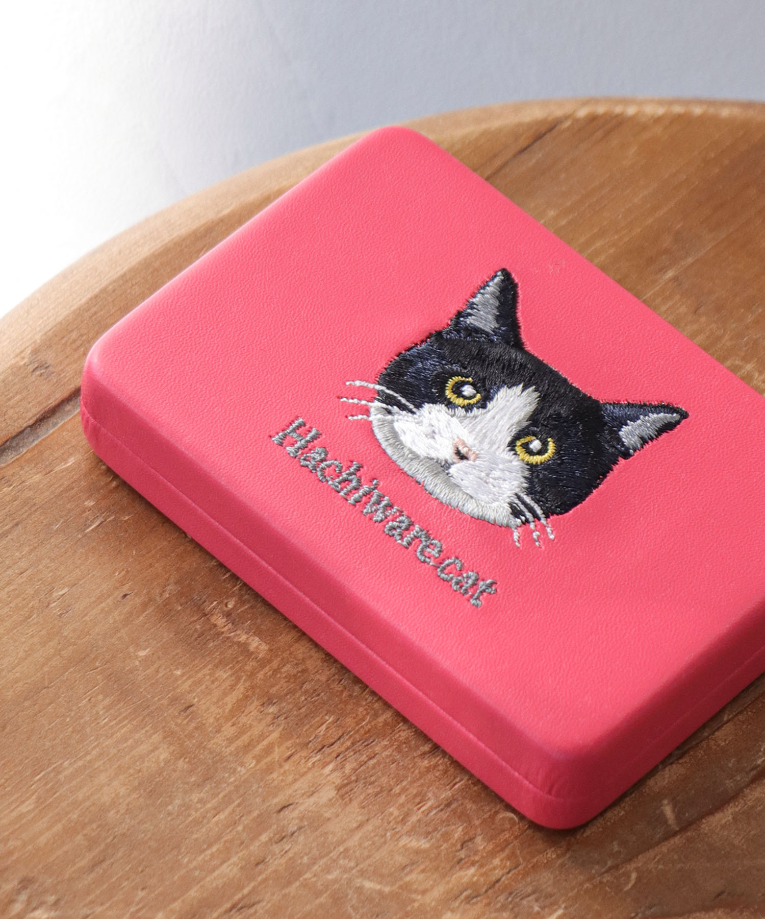 JOli JOli】キャリング刺繍コンパクトミラーケース (別注) | AND ON