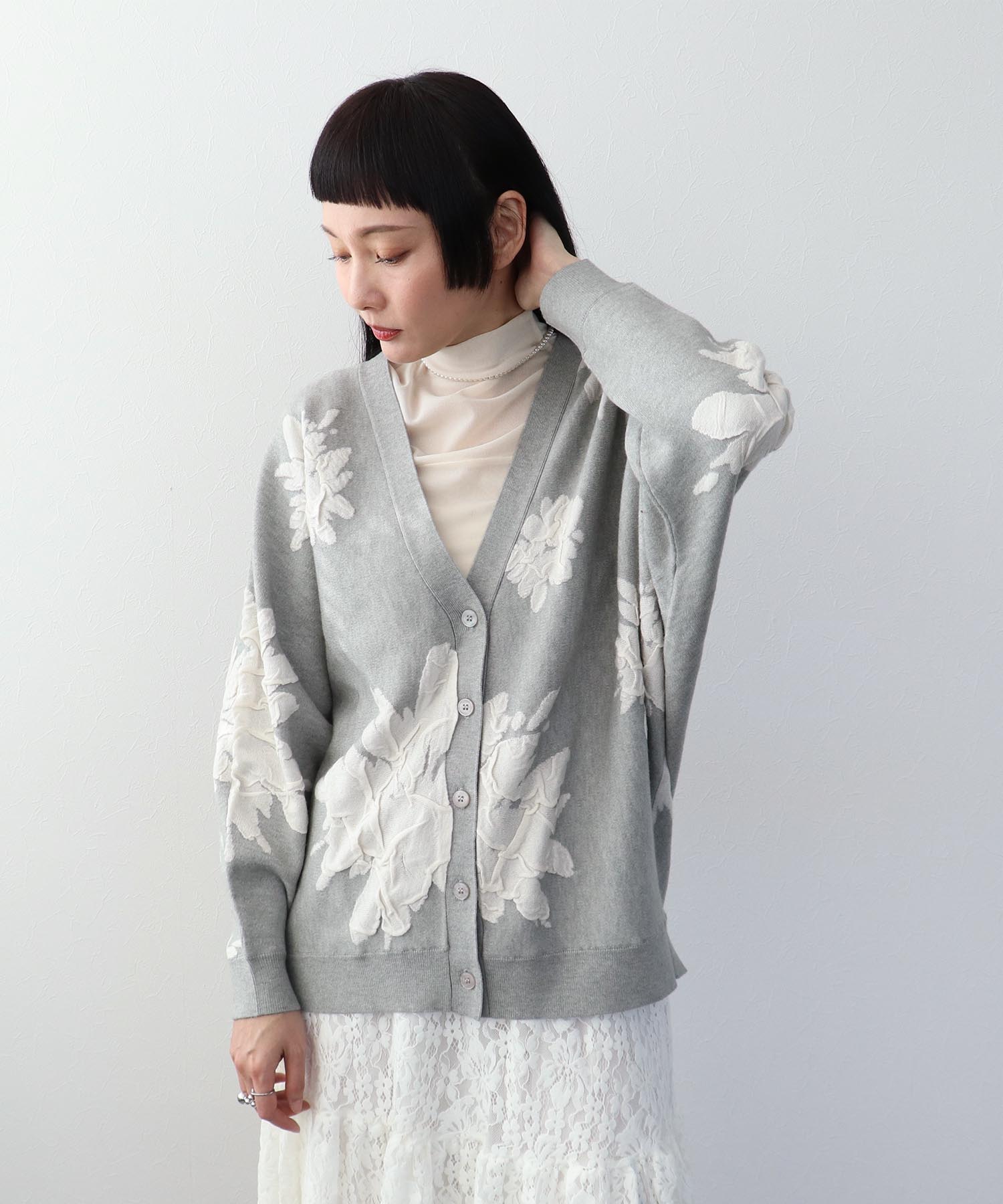 フラワージャガードドルマンカーディガン | AND ON JIONE STORE
