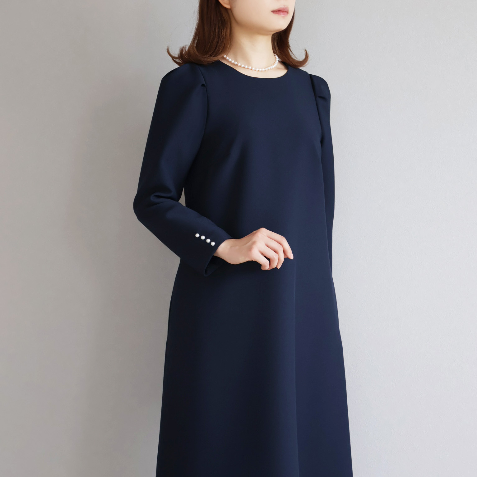 ポイント30倍】スッキリ見える Aライン タックショルダーワンピース