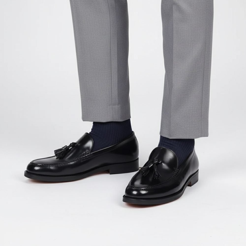 ブラックレザーのタッセルローファーをオンラインで購入 | Andrea Nobile