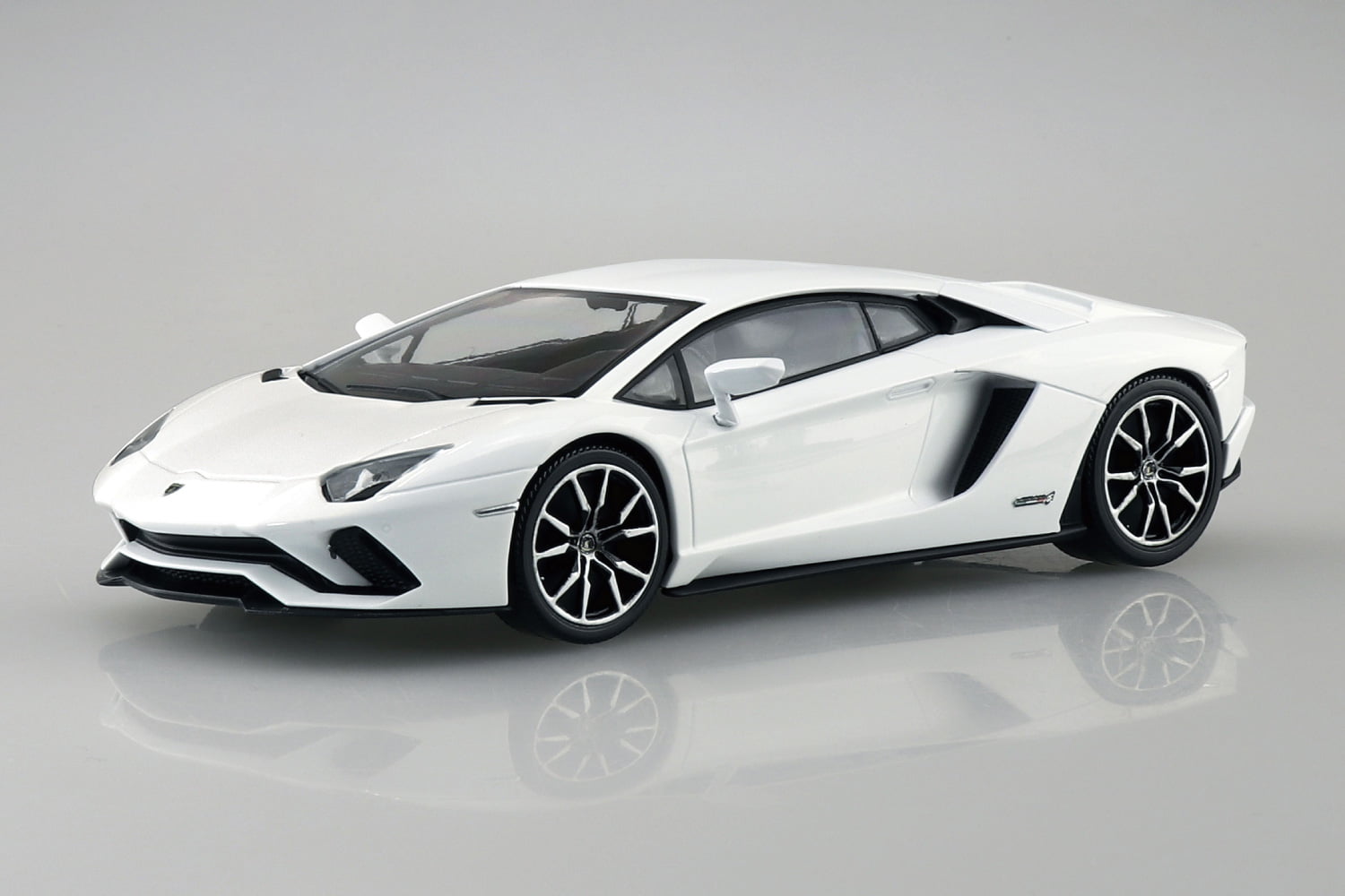Lamborghini Aventador S(pearl white)｜AOSHIMA｜English