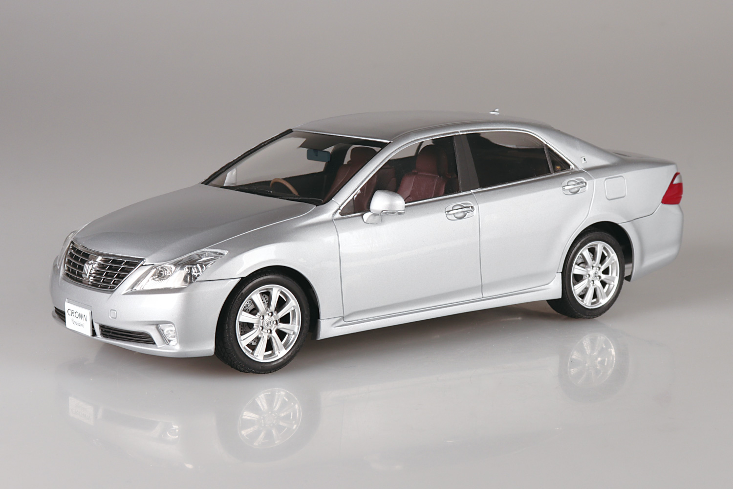 1/24 トヨタ GRS202 クラウン ロイヤルサルーン '08/'10｜株式会社