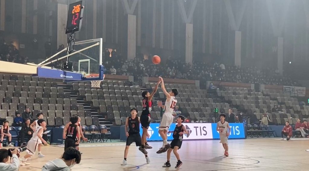 プロのコートで決勝戦 全国ミニバス大会青森県予選 男子はOWLSが優勝