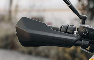 値下 DUCATIスクランブラー用 SW-MOTECH KOBRA ハンドガード SW-MOTECH