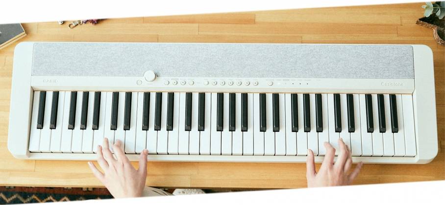 Casio CTS1WE Portable 61-Key Keyboard-White ct-s1-we - Canada's