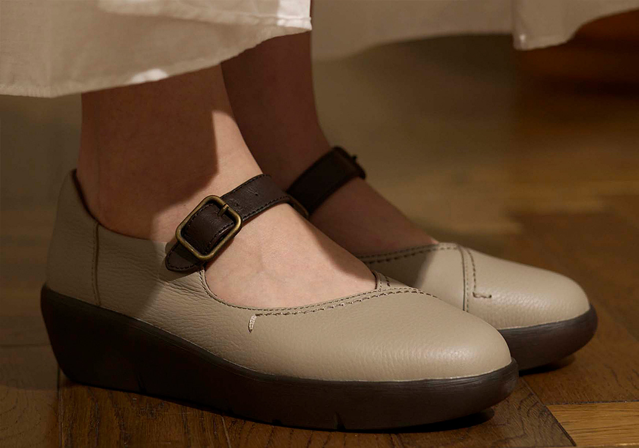 一歩をつつむ、心をほどく。”レザーシューズ「アキレス・ソルボ」から