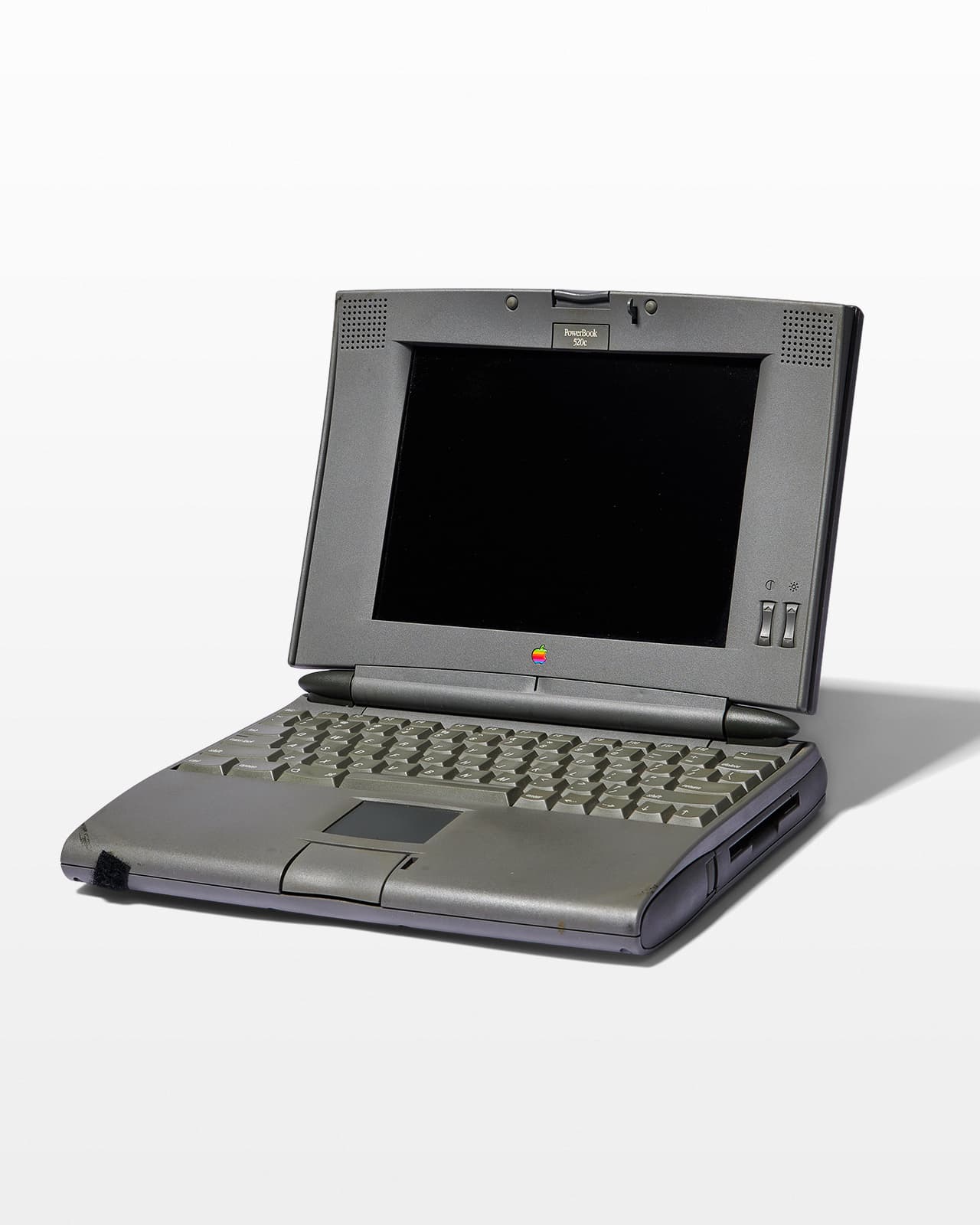 EC058 Apple PowerBook 520C Prop Rental - ACME Brooklyn