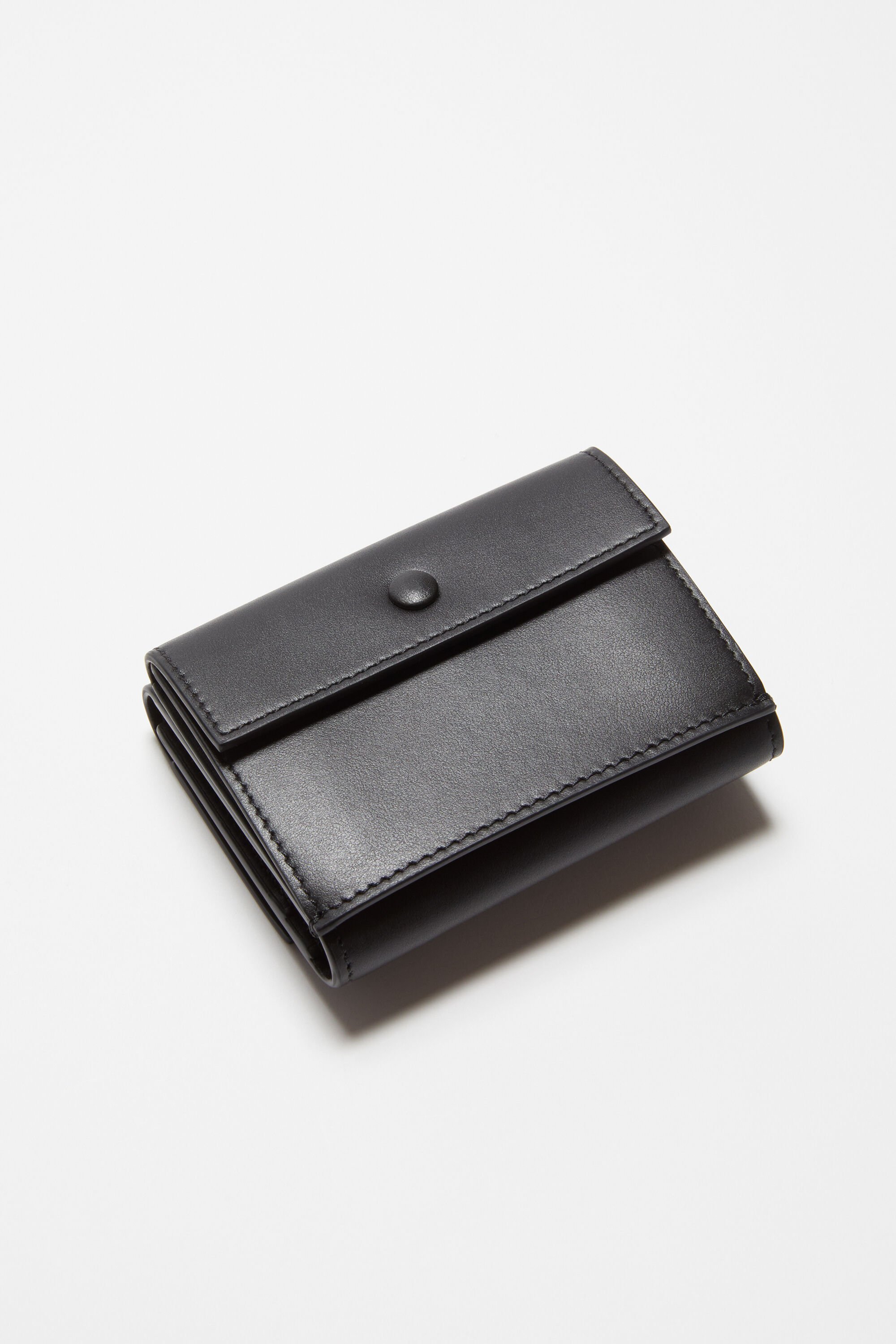 Acne Studios - Trifold leather wallet - Black
