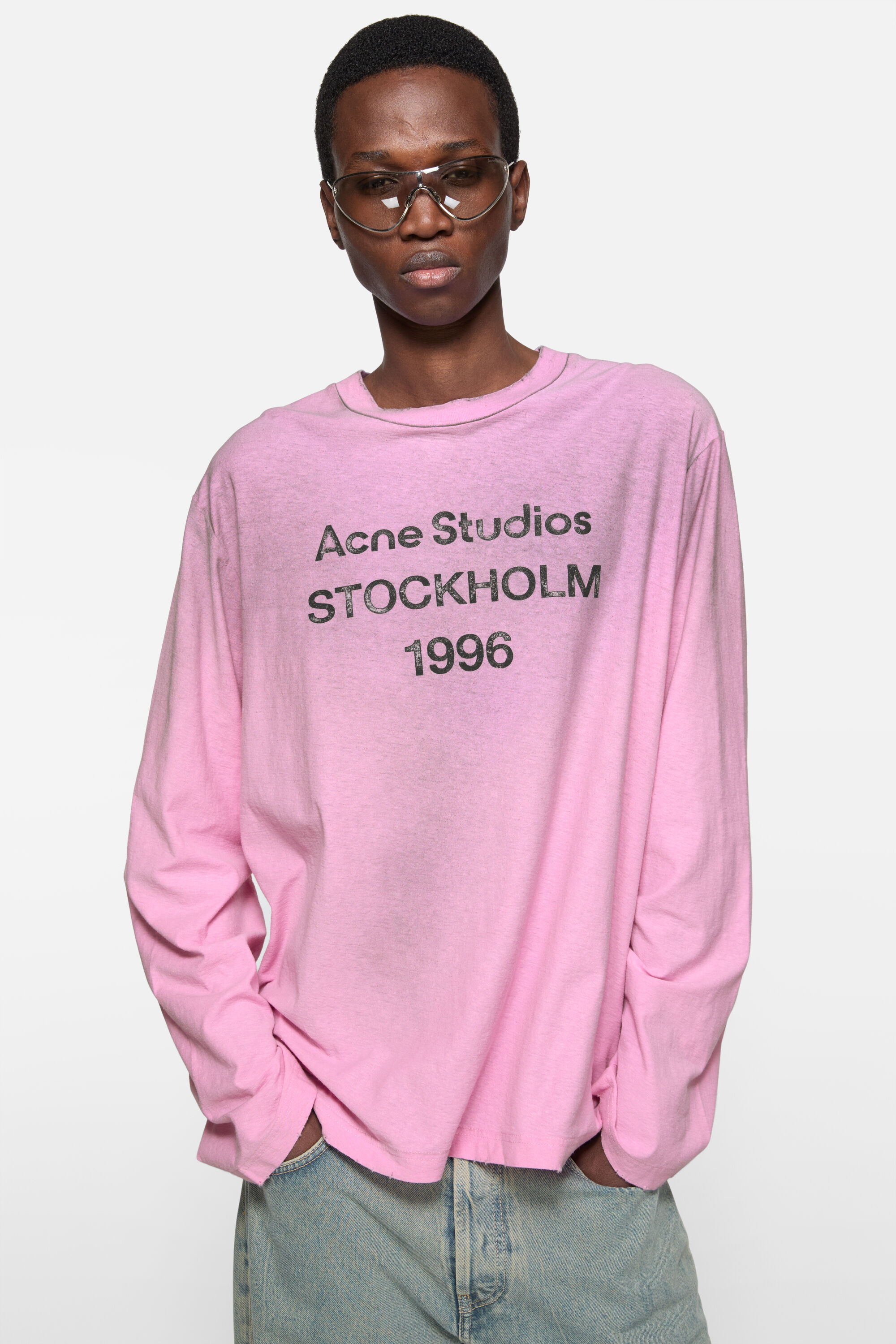 Acne Studios - Logo t-shirt - Relaxed fit - Cotton candy pink