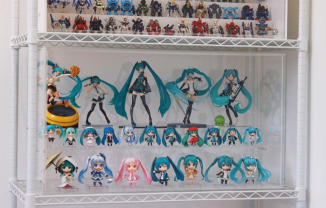 けんどん式アクリルケース ひな壇付き セミオーダー | アクリ屋ドットコム