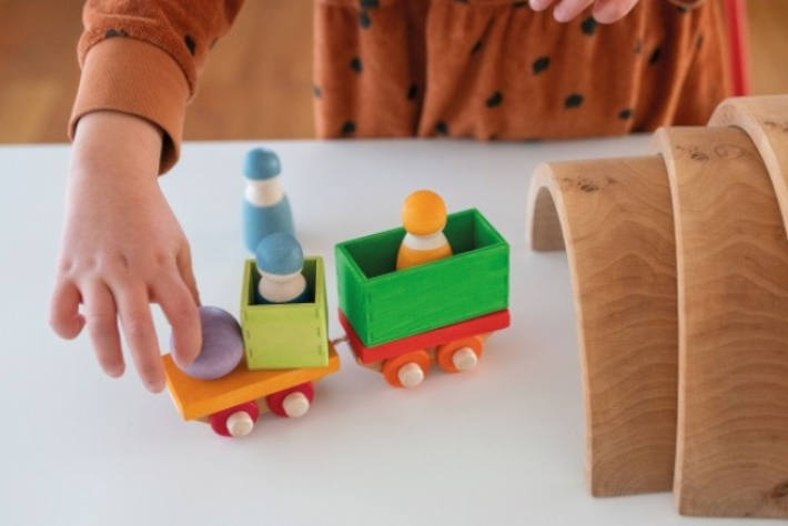 ドイツGRIMM'Sグリムス社 トレインセット 3歳から 木製メイプル