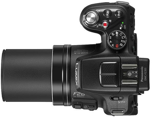 Panasonic Lumix DMC-FZ200: Constant f/2.8 Aperture Superzoom EVF