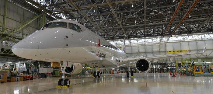 MRJ ロールアウト ～ Flying into the future ～ | 一般財団法人