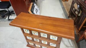 バレンシア家具｜スペイン製｜タイル張り｜3段チェスト | リサイクル