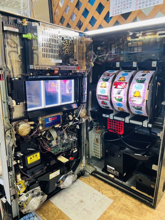 初代まどマギ アルティメットパネル スロット実機 買取致しました｜愛