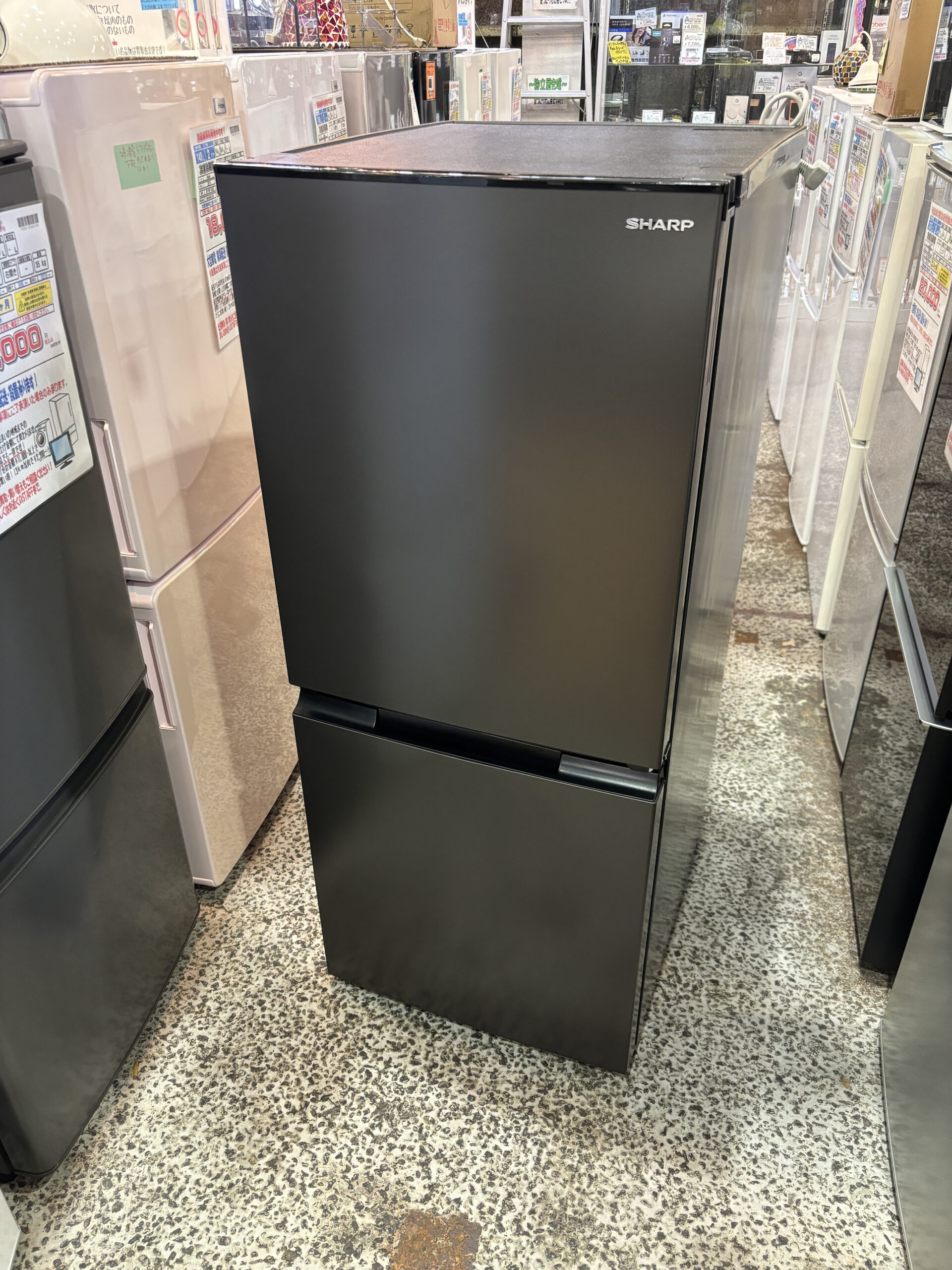 シャープ 2ドア 冷蔵庫 黒 137L 1人暮らし、単身用サイズ 一人暮らしに
