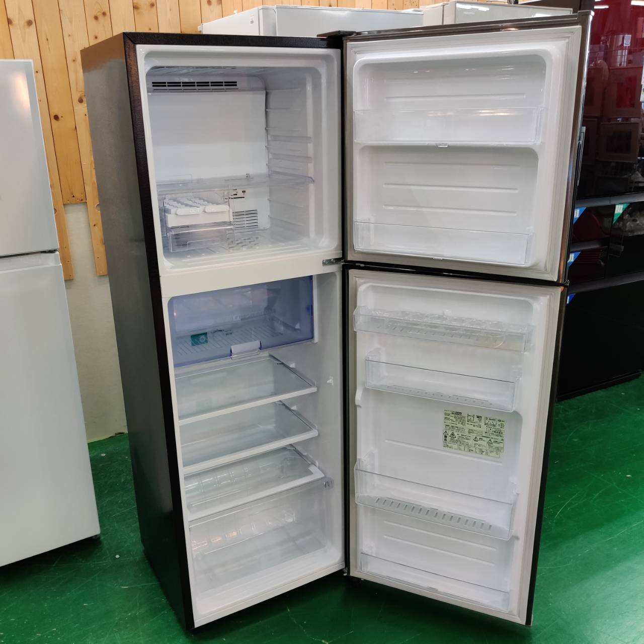 シャープ 2ドア冷蔵庫 225L 動作確認済 シャープ 2ドア冷蔵庫 225L
