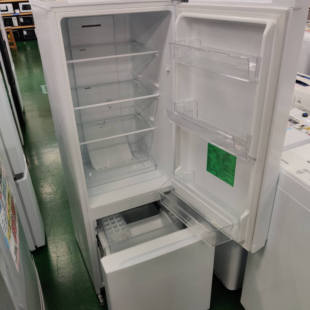 YAMADA SELECT 2023年製 176L 2ドア 冷凍冷蔵庫 YRZ-F17J 販売中！ 愛