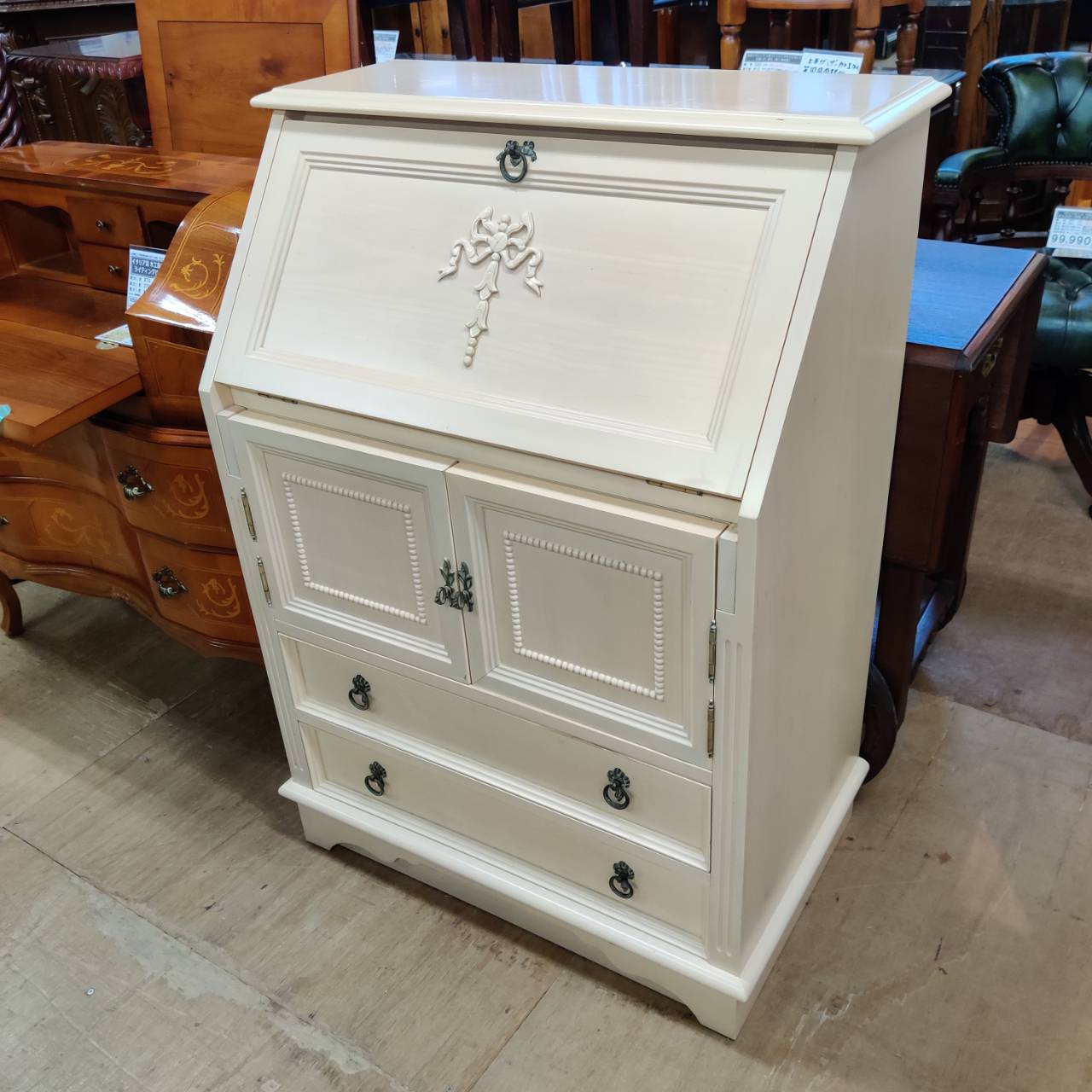 リンホーリン/LYNN HOLLYN AT HOME ライテイングビューロー 販売中！愛