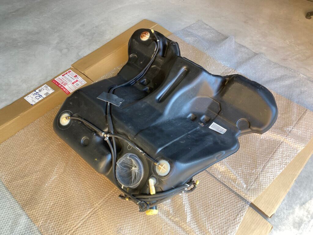 No.70 日産 S14 シルビア 燃料タンク溶接修理 | プラスチック修理の