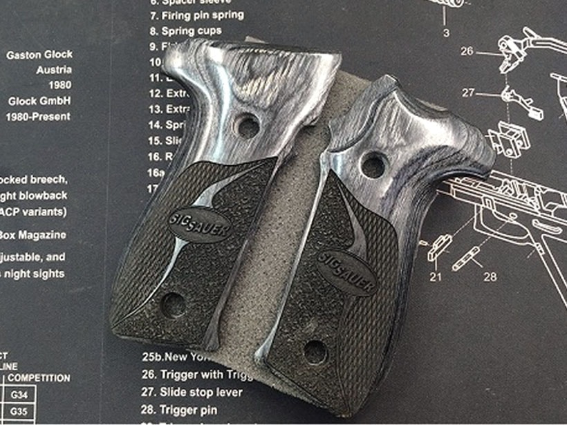 アルタモント] SIG P226 木製グリップ ステイブルチェッカー ロゴ入 黒