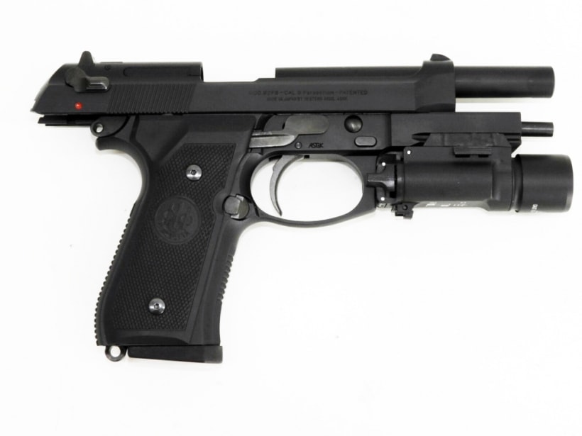 WA] ベレッタ M9A1 ウエポンライト・モデル ガスブローバック (中古)の