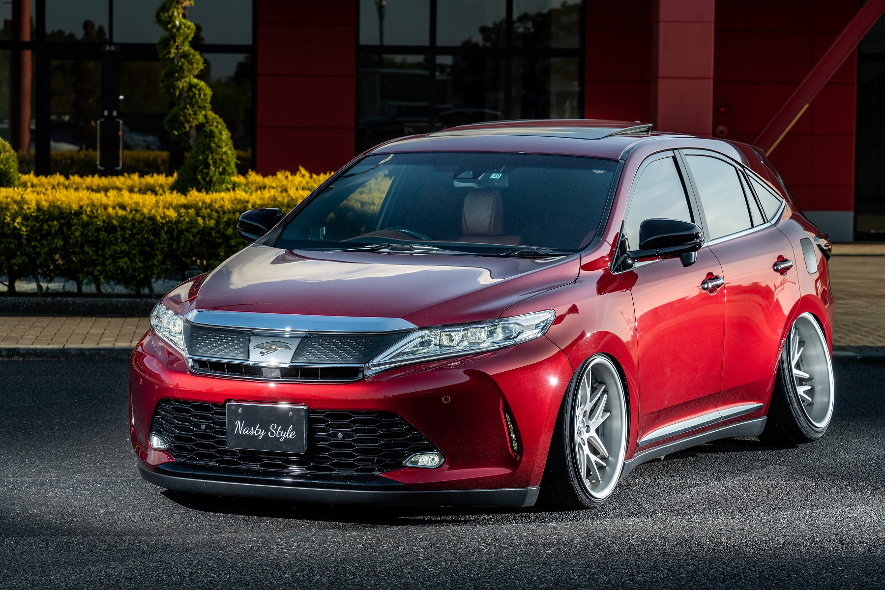 カスタムカー掲載＞ハイエンドSUV 現行型ハリアー | airforce