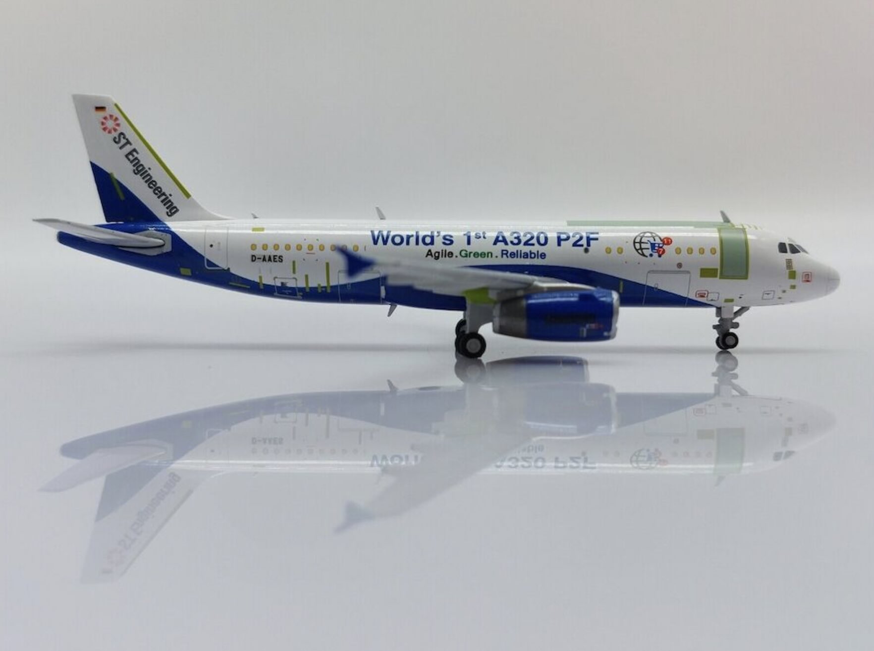 LH4279 Airbus A320(P2F) “World's 1st A320” D-AAES – Airplane Model SG