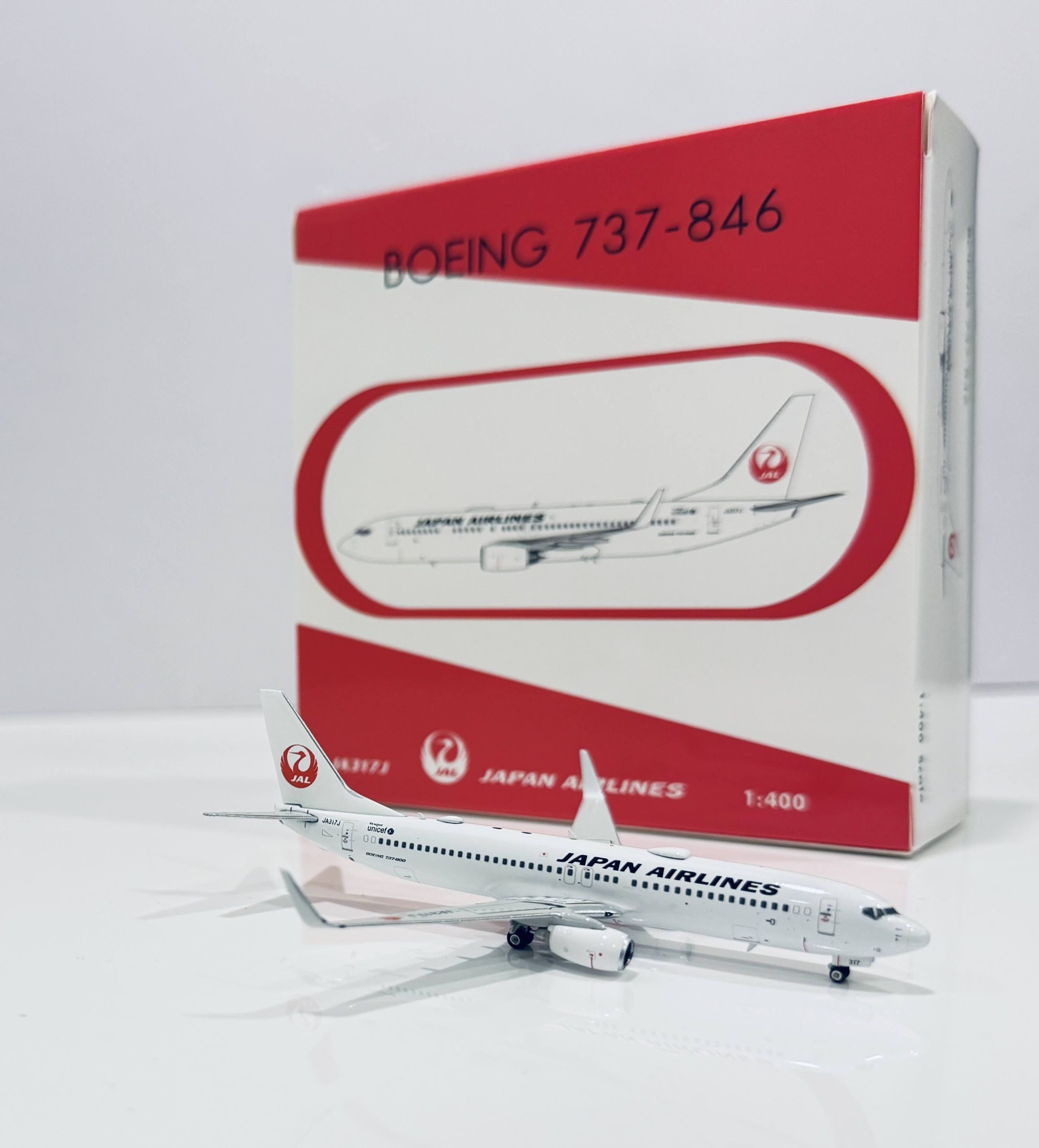 PH04643 Japan Airlines (JAL) 日本航空 B737-800 JA317J – Airplane