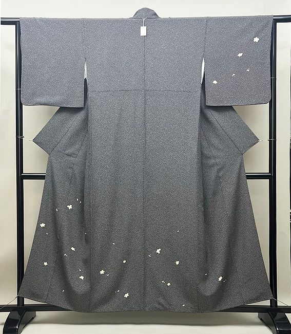 江戸小紋に桜散らしの付下 66,000円(税込)着物23-03-20ご売約済