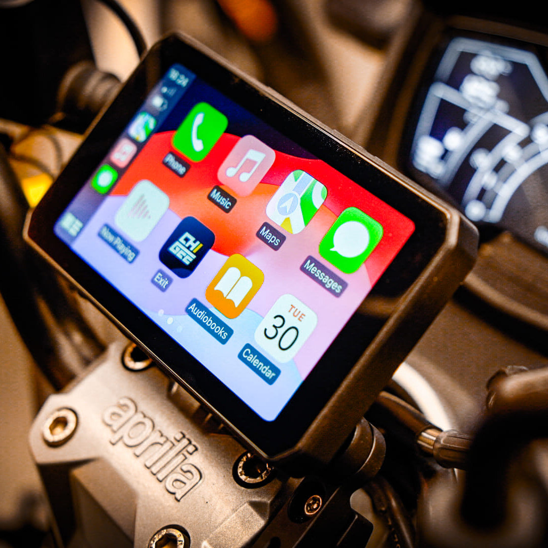 AIO-5 Play：バイクライフの革命。音楽やナビなどミラーリング可能な