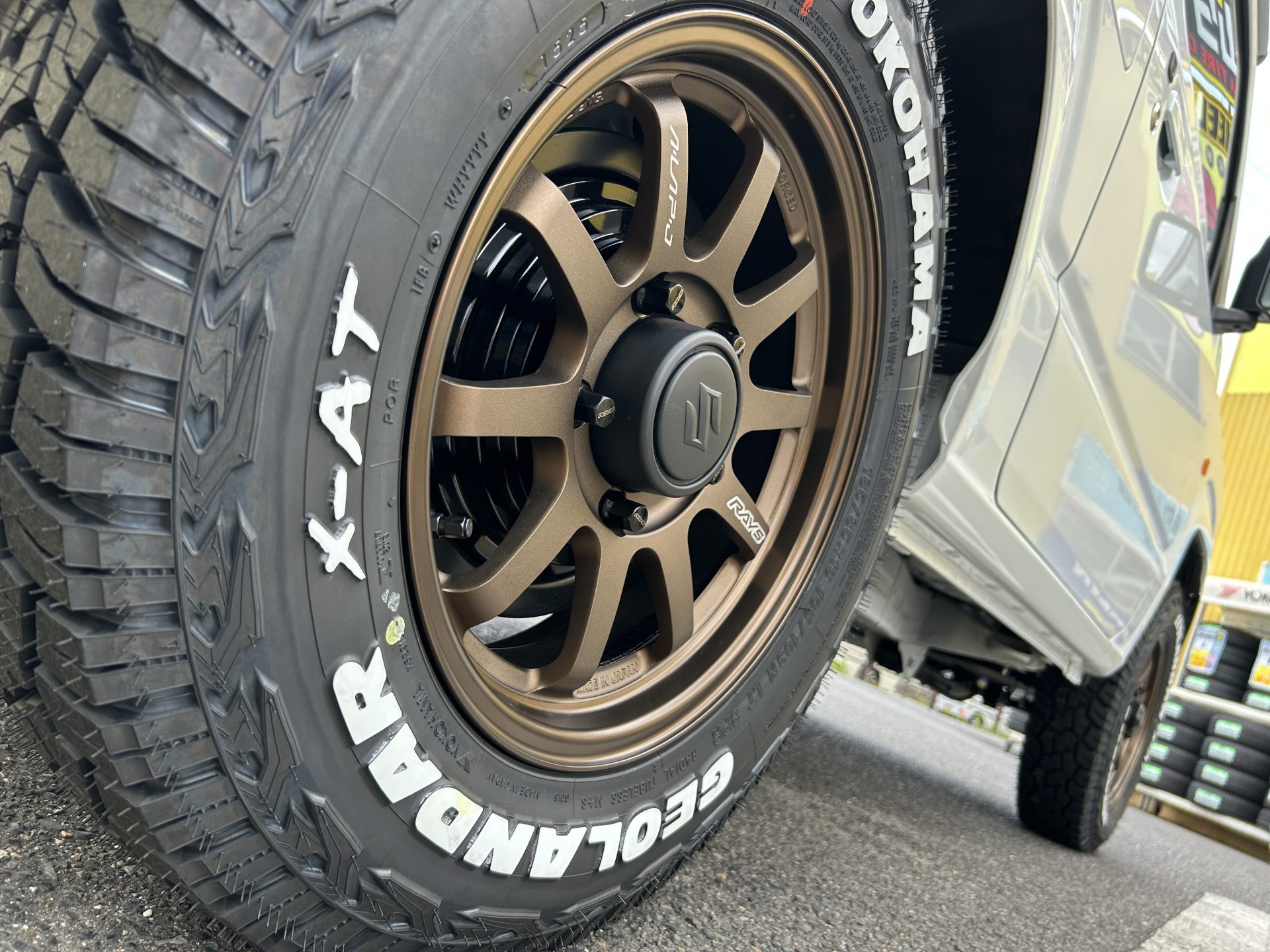 ジム二ー専用モデル」RAYS鍛造【A・LAP・J】ブロンズカラーの装着