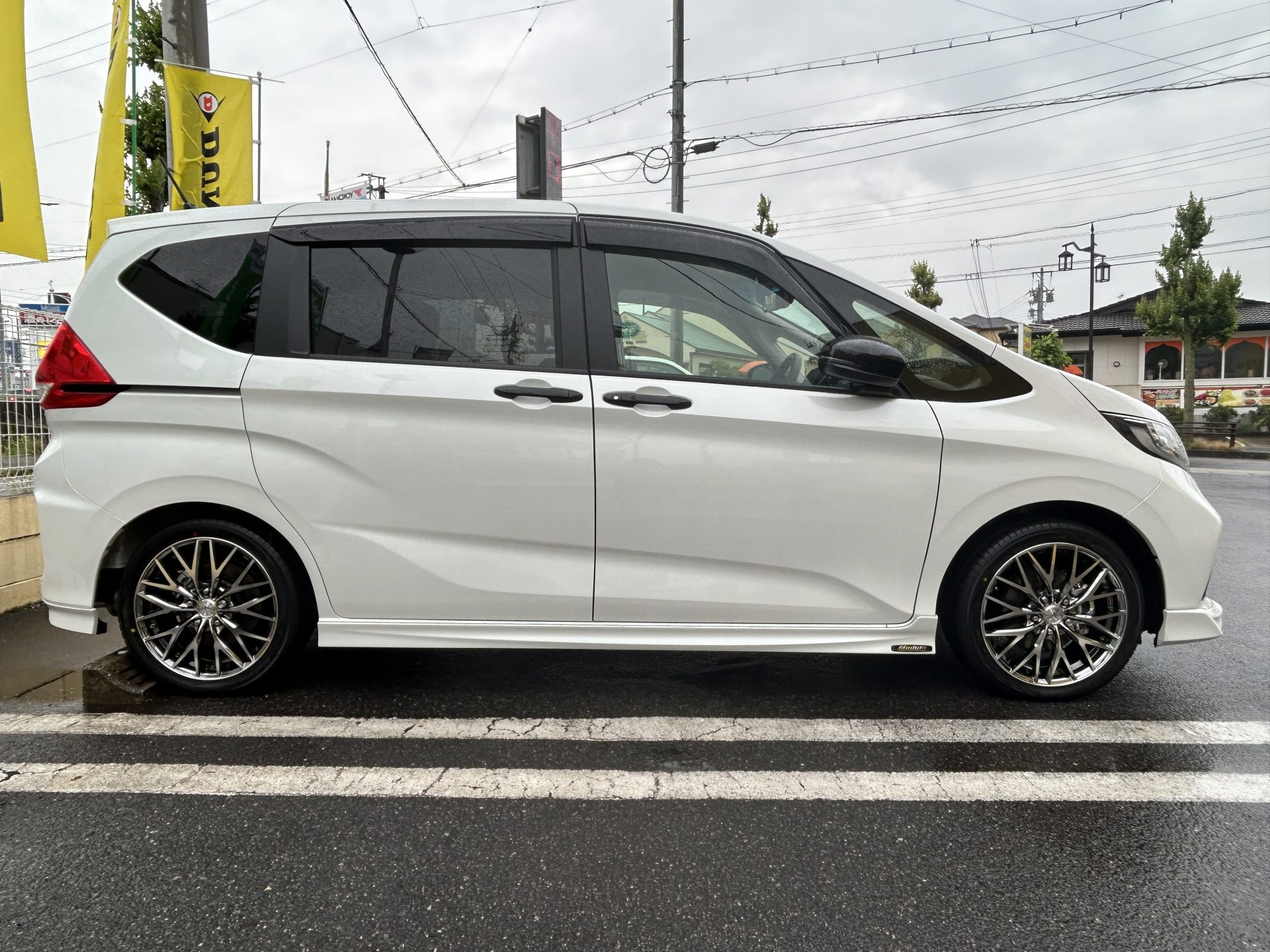 HONDA フリード×Weds | 秋山タイヤホームページ