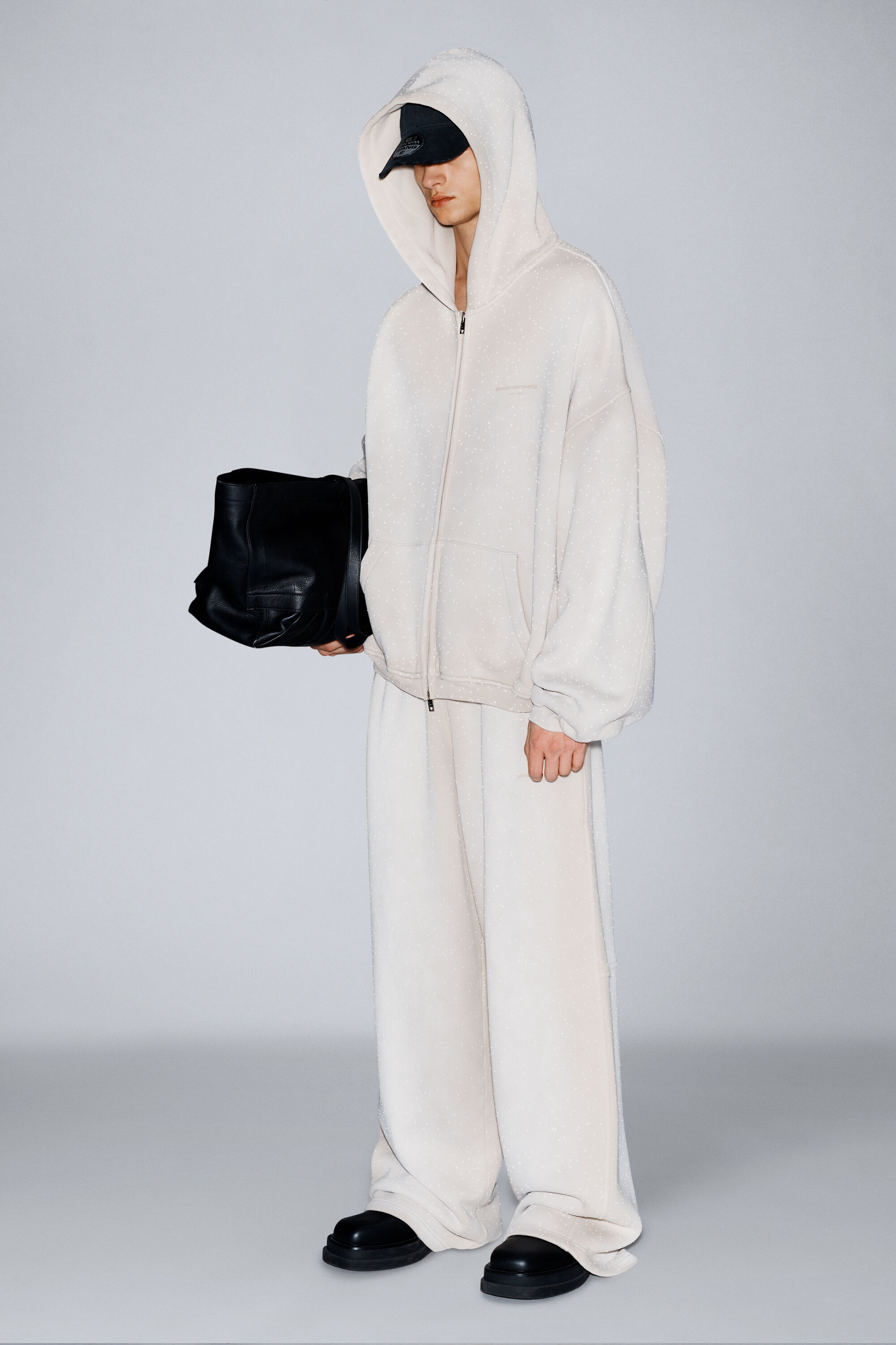 UCC1262300216AA.jpg?sw=1200