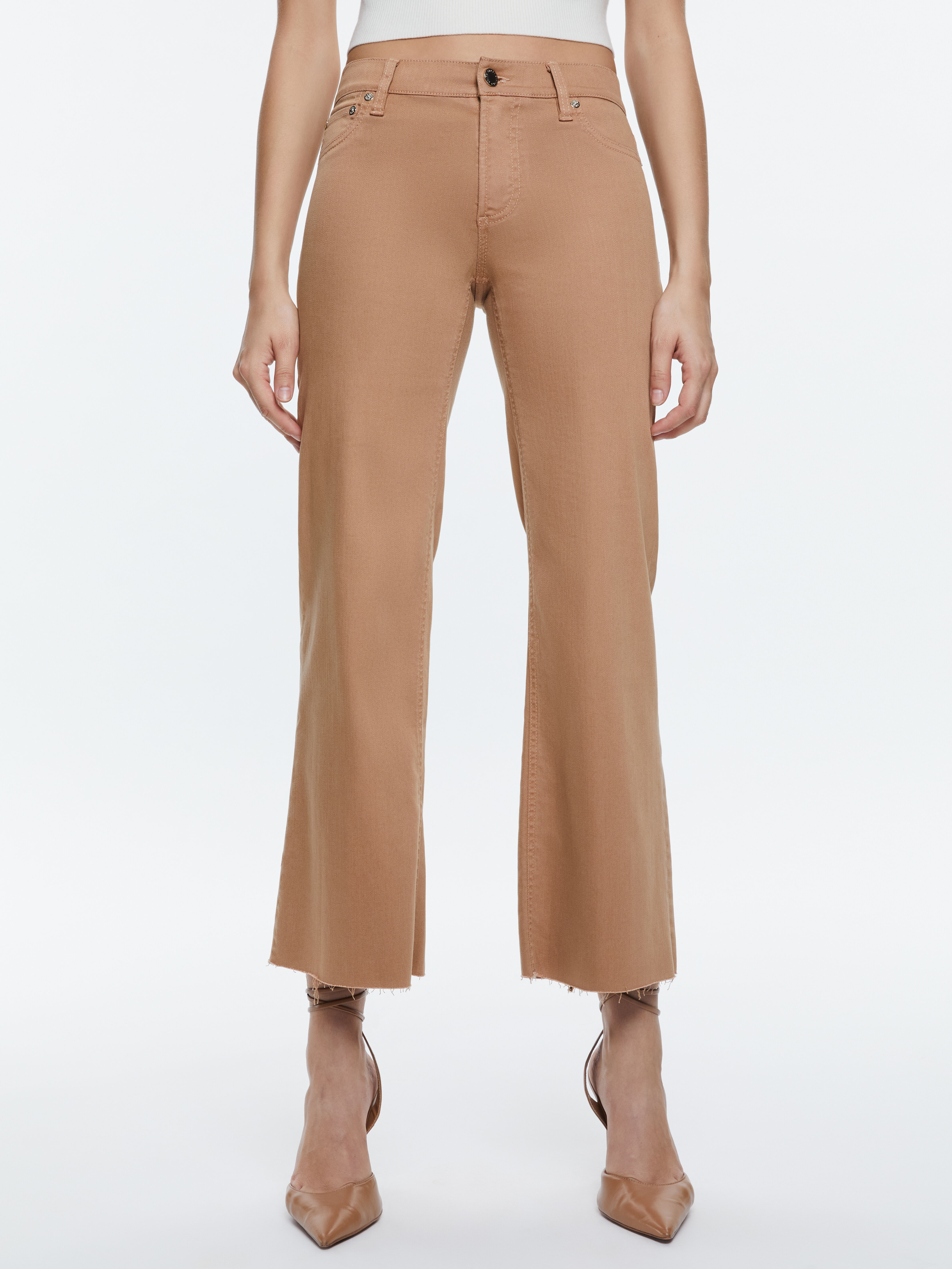 CD407311111Z940_01.jpg?sw=550&