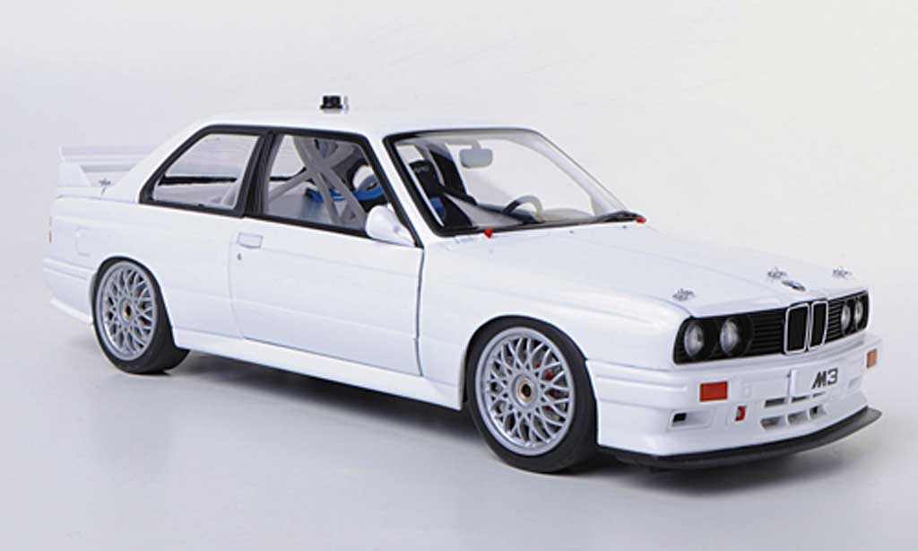 Diecast model cars Bmw M3 E30 1/18 Autoart E30 DTM white Plain