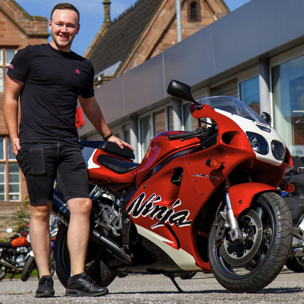 Iconic Kawasaki ZX-7R For Just £1.99 - Apex 66