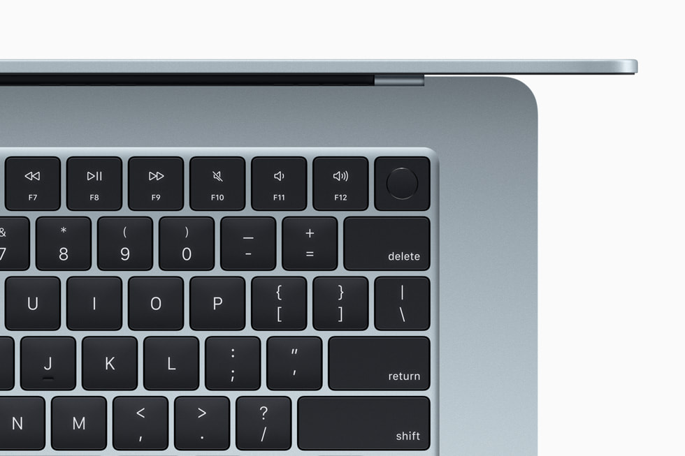 Apple、M4チップを搭載し、スカイブルーのカラーの新しいMacBook Airを