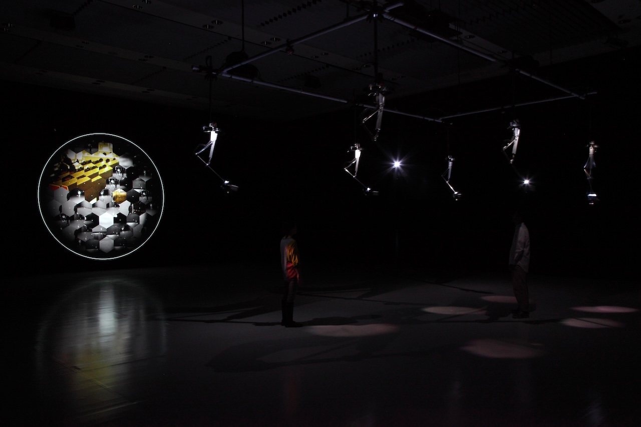 知覚の大霊廟をめざして——三上晴子のインタラクティヴ