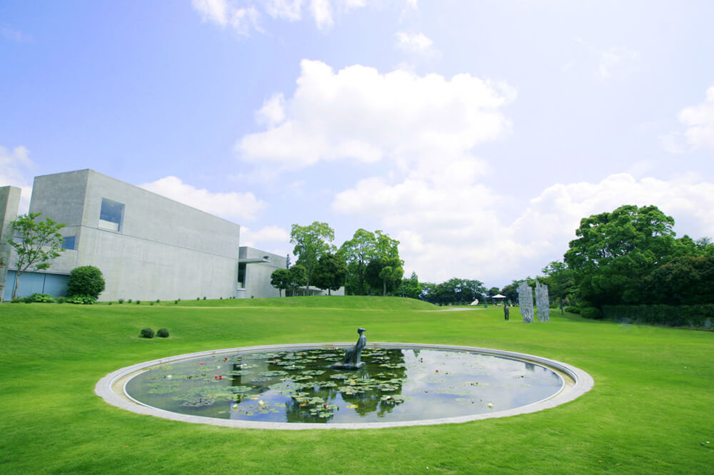 小さなデザイン 駒形克己展 | ヴァンジ彫刻庭園美術館 | 美術館・展覧