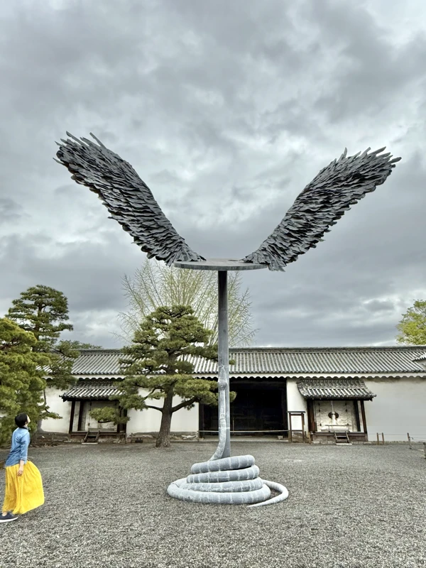 世界遺産の二条城を舞台に感動的な大作が並ぶ、日本では30数年ぶりの大