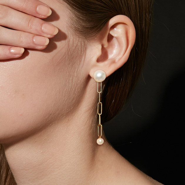 glimmer] new moon pave diamonds stud pierced earring｜ARTIDA OUD