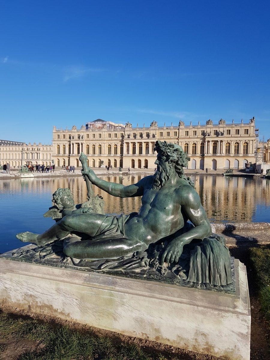 Le-Chateau-de-Versailles-1-