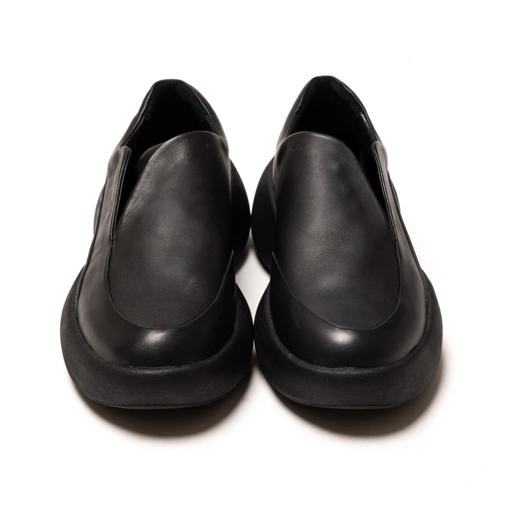 VEIN(ヴェイン) - COW LEATHER OVAL SOLE TRAINER – Area