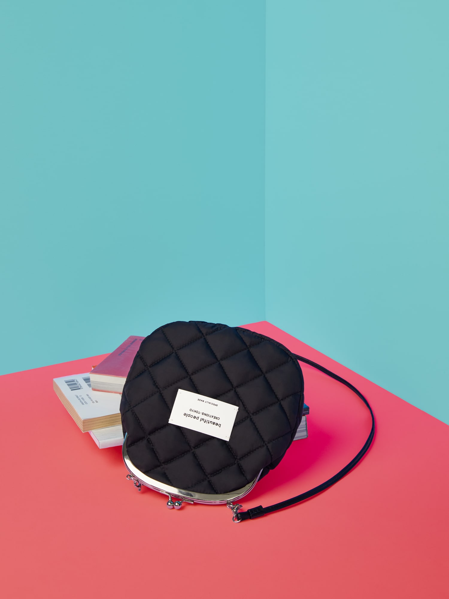 beautiful people｜大人の女性を魅了する、別注がま口ショルダーポーチ