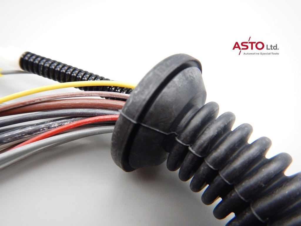 フィアット 500 ABARTH 500 / 595 / 695 テールゲートハーネスリペア