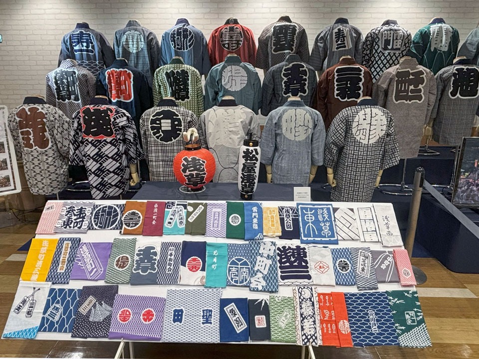 三社祭写真館2025(1) 半纏展示[浅草エキミセ] | 浅草くらぶ