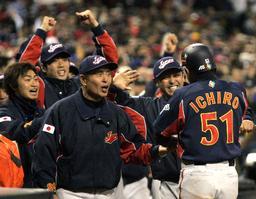 asahi.com：日本、キューバ破りWBC初代世界一 MVPは松坂 - スポーツ