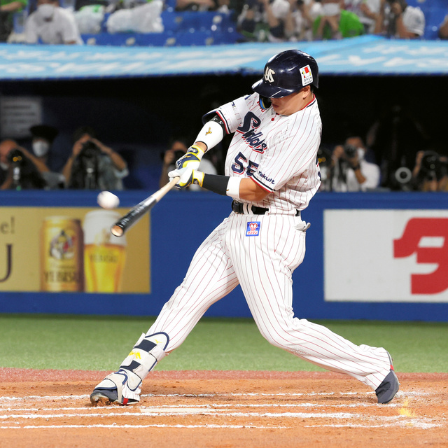 ヤクルトの村上宗隆、56号本塁打放つ 王貞治ら超え歴代単独2位に