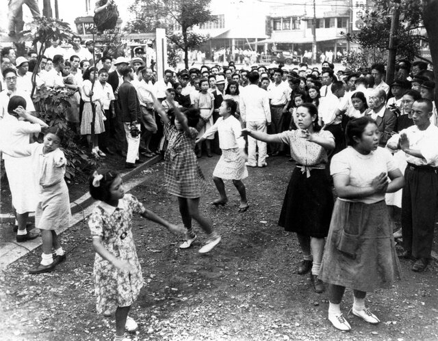 歴史のダイヤグラム）銀座に現れた「踊る宗教」 原武史：朝日新聞